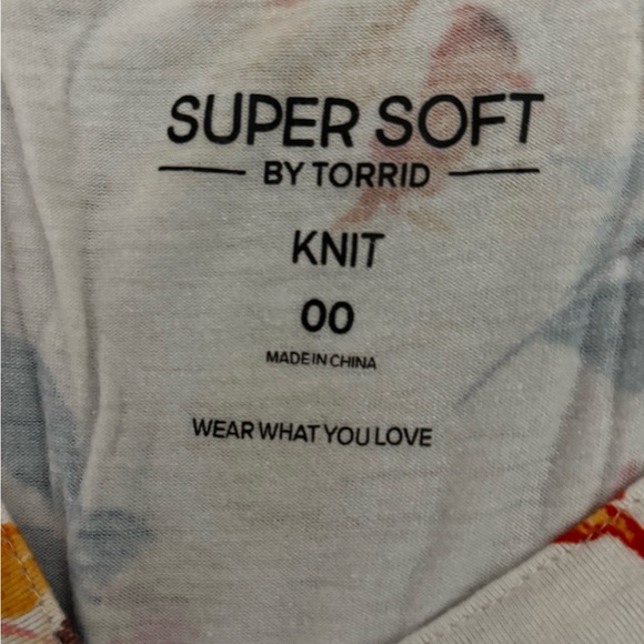 Torrid Multicolor Floral Ruffle Blouse - Picture 2 of 3